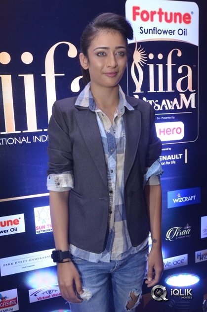 Akshara-Hassan-At-IIFA-Utsavam-Awards-2017